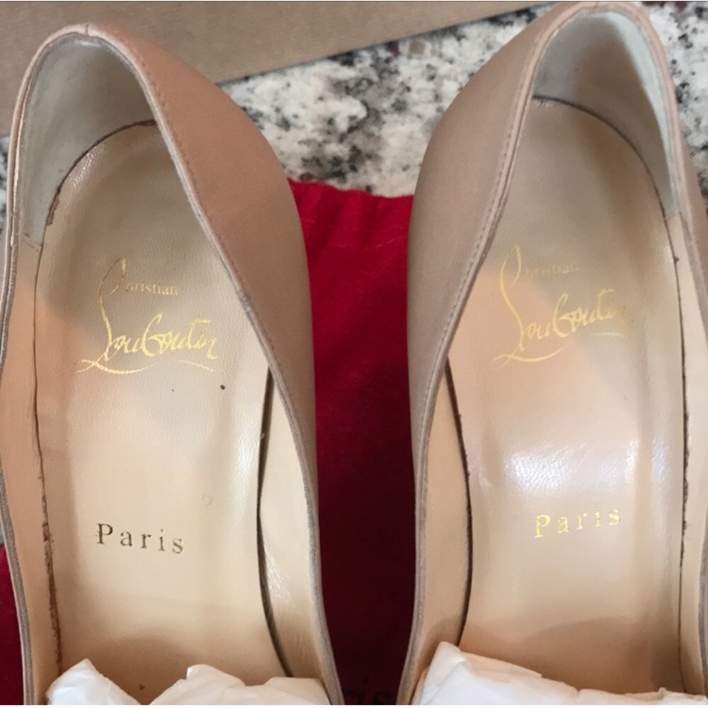 💯authentic Christian louboutin Apostrophy pump - Picture 6 of 7